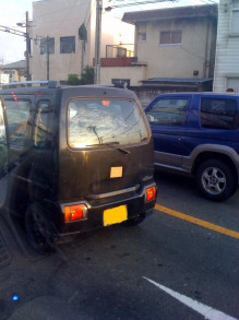 何でガムテープ？？？