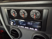 ラングラーに3連メーター＆LEDヘットライトバルブ!!