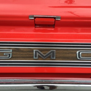 1972GMCにナビ取付!!