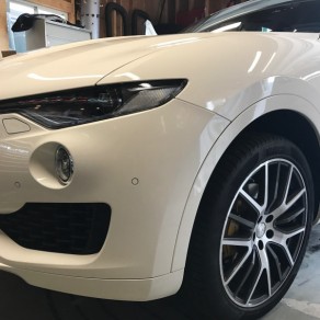 マセラティ　レヴァンテにTVキャンセラー取付！！