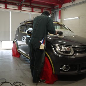 スズキ　イグニス　コーティング作業