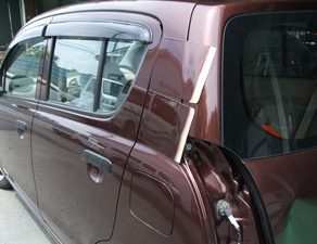 ラパン・鈑金、塗装　グラチェロ・入庫　プリウス・２台入庫