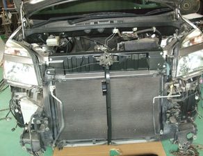 ヴォクシー・鈑金　デミオ・塗装準備　ラングラー・入庫　