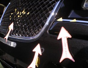 300C板金　ラングラーペイント　アエリオ組みつけ　スイフトバンパーペイント　スタッドレス交換　300Cバンパーペイント　ラングラー組みつけ