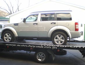 ﾅｲﾄﾛ板金　黄色ラングラー　CLS350ﾎﾟﾘﾏｰｺｰﾄ施工　モコペイント準備　スマート組みつけ　黒ラングラーガラスコート施工予定　　