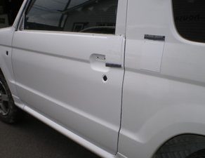 キックス色合わせ　カローラ･入庫・鈑金　アリスト･磨き　ワゴンＲ・仮組み