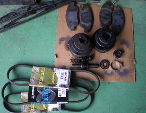 シビック整備・納車　ヴィッツ鈑金　ラングラー・入庫　グラチェロ・入庫