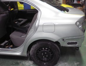 アクシオ・完成　ラパン・パテ　フィット・鈑金　