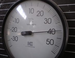 ラングラー・ルーフパネル　ハイエース・鈑金　ＢＭＷ作業開始！