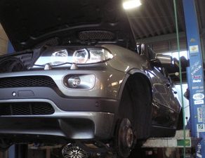 Ｘ５・入庫　フィット・分解　