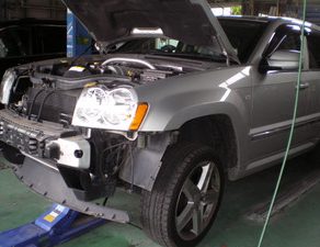 グラチェロ・入庫　ウインダム・入庫　ハイエース・鈑金