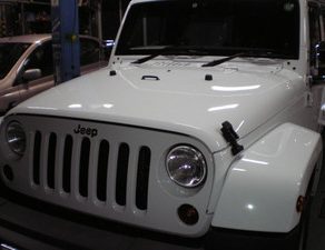 エンジン・消毒機　ラングラー・納車　ヴィッツ・入庫　プレオ・完成　コンパス・コーティング　塗装ブース・清掃
