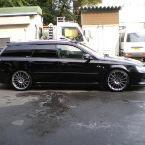 スバルレガシィ　日産Ｘトレイル