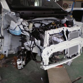 ダイハツミラ　日産Ｘトレイル　クライスラーグランドボイジャー