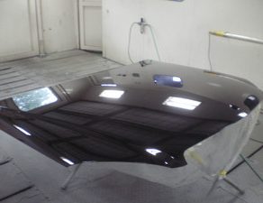 ベンツＣ３００・塗装　ハイエース・入庫