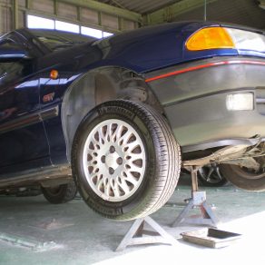 オペルアストラＧＴ　ＧＴＲ　カローラワゴン　メルセデスＥ　Ｚ