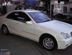 メルセデスＣクラス　スズキワゴンＲ