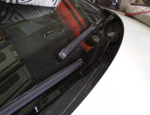 ベンツE63・カバー取付　ベンツ・組付　スイフト・鈑金