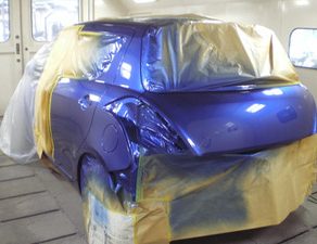 スイフト・塗装、組付、磨き　ベンツＥ６３・キャリパー　自転車フレーム　ラングラー・作業再開