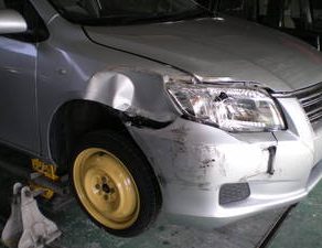 カローラアクシオ板金 マークX ヴィヴィオ車検 オペルアストラGT車検 BMWZ4 パトリオット