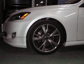 レクサスIS350足回り交換 キャラバン板金 PTクルーザーポリマーコート スイフトペイント マークX
