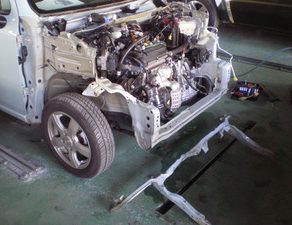 ラパン・鈑金　マーチ・入庫　ナイトロ・入庫　