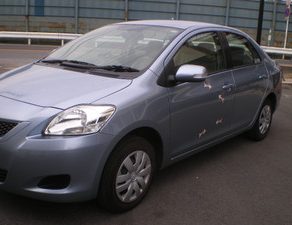 ベルタ・入庫　トヨエース・入庫　赤ラングラー・納車　X5・組付　ラパン・塗装