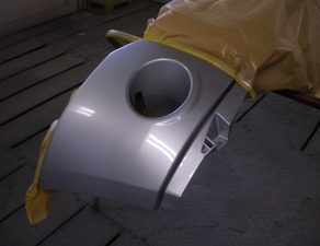 ナイトロ・塗装　ティーダ・完成　パトリオット・鈑金、塗装　ラングラー・作業開始　デミオ・入庫