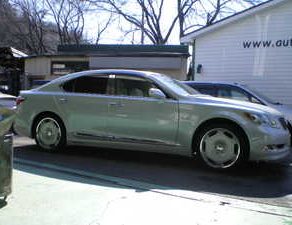 LS460エアロ　ﾗﾝｸﾞﾗｰバックドア　プレオ板金　ﾗﾝｸﾞﾗｰO/F　三菱アイ車検　ミニカペイント