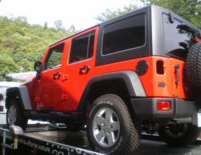 ラングラー・入庫　スカイライン・ドア裏塗装　フィット・鈑金、塗装　BMW・完成