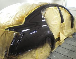 スカイライン・リヤフェンダー塗装　テリオスキッド・入庫　フィット・サフ、塗装　スイフト・入庫　３４ＧＴＲ・入庫