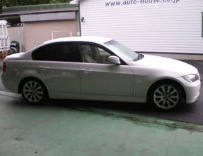 BMW320納車 BMW320レギュレーター交換 パトリオットガラスコート施工 ソリオ板金 フォードフリーダ