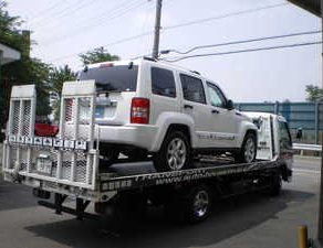 チェロキー納車 エアロ下地作り ラングラー納車 プレオオーディオ取り付け グランドチェロキーガラスコート