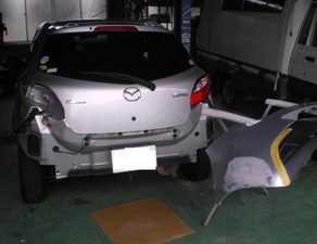 デミオ・完成　PTクルーザー・完成　パトリオット・塗装　ラングラー・入庫　ヴォクシー・入庫