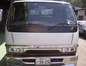 積載車洗顔 グランドチェロキー納車 エアロ入庫 PTクルーザーパネル交換 マーチ車検 ムーブ板金 ボクシーガラスコート施工