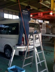 板金　ハイエース