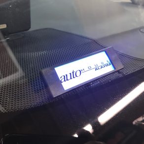 フォレスターにセキュリティ取付!!