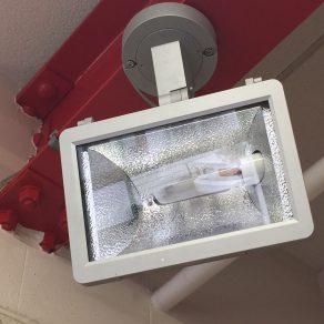 コーティングルームの掃除。