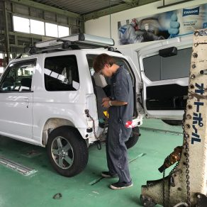 板金、修理・塗装もジャンジャンお任せ下さい！！