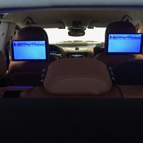 マセラティ　レヴァンテにヘットレストモニター取付！！