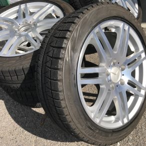 スタットレスタイヤも販売しています!!（笑。