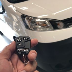 バネットバンNV200にセキュリティ取付!!