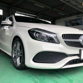 メルセデスベンツAクラス　バンバー交換＆フロントガラス交換!!