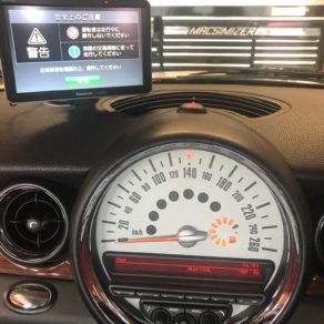 MINIにポータブルナビゲーション、リアカメラ、ETC！！