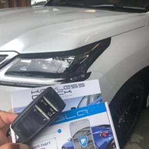 レクサスLXリレーアタック対策&盗難防止装置取付!!