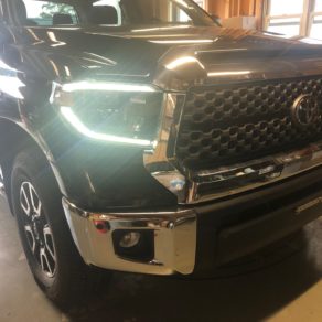 タンドラSR5にナビゲーション取付！！純正リアカメラ・ステアリングコントロール対応！！