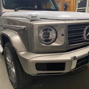 Gクラスにフリップダウンモニター他取付！！