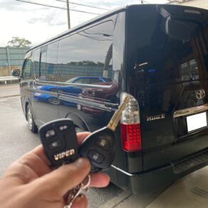 ハイエースにセキュリティ取付！！