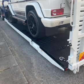 G63に8インチモニター、パワーウインドウオート化、アクラボビッチ他