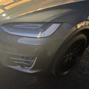 【動画付】テスラモデルXにリアモニター取付！！